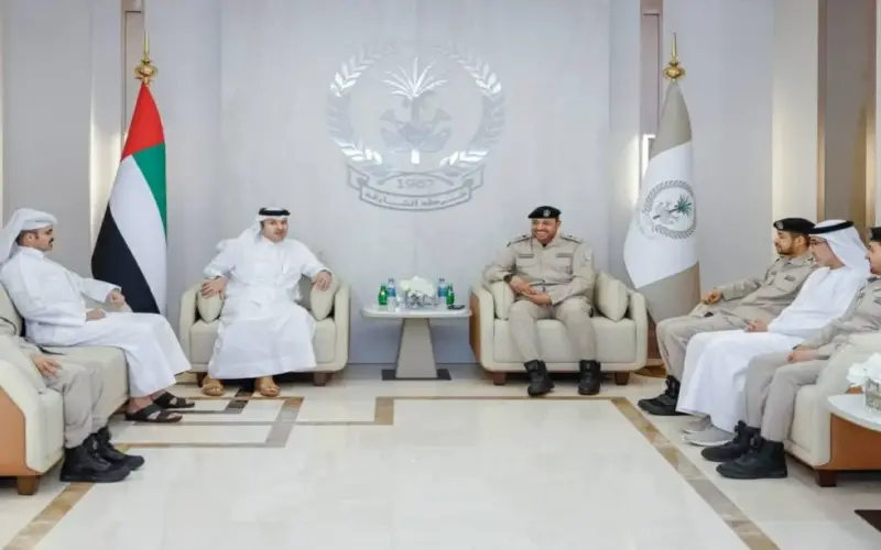 القنصل القطري يزور مركز عمليات شرطة الشارقة